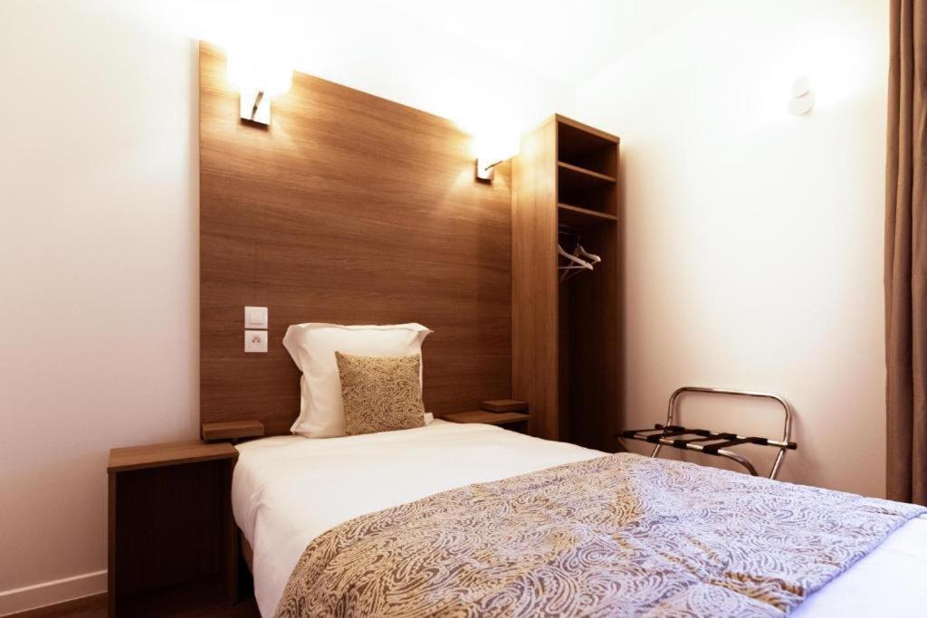 Le Val D'Or & Le Theatre Hotel Сюрен Екстериор снимка