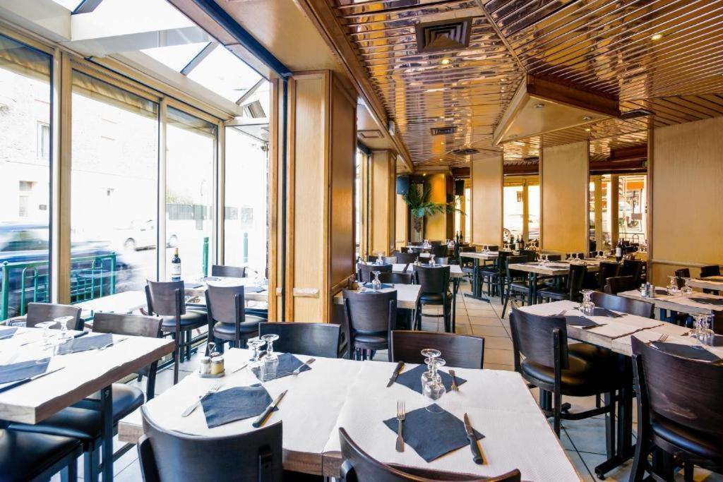 Le Val D'Or & Le Theatre Hotel Сюрен Екстериор снимка