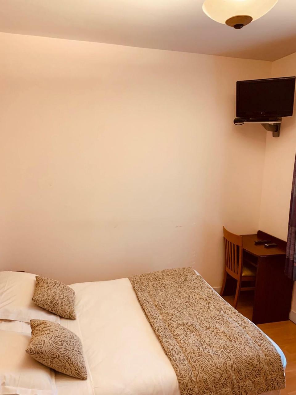 Le Val D'Or & Le Theatre Hotel Сюрен Екстериор снимка